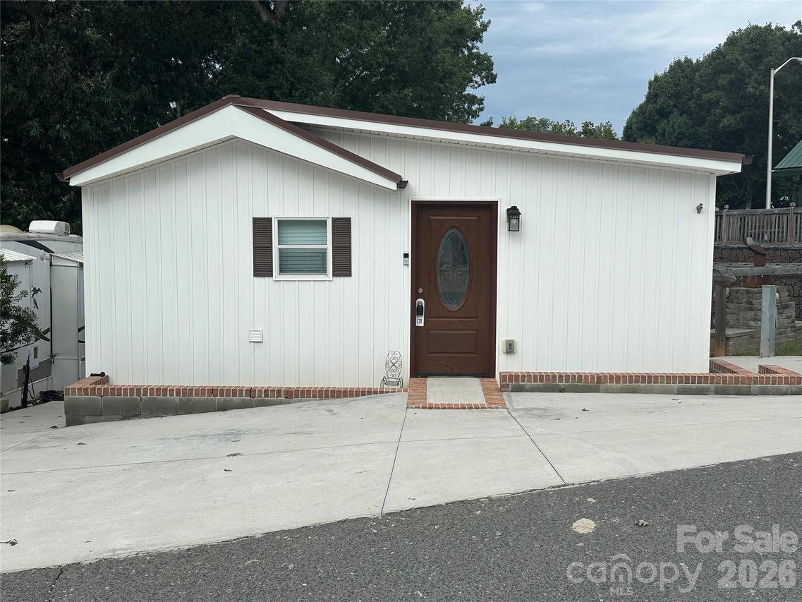 106 Deer Field Dr., New London, NC 28127