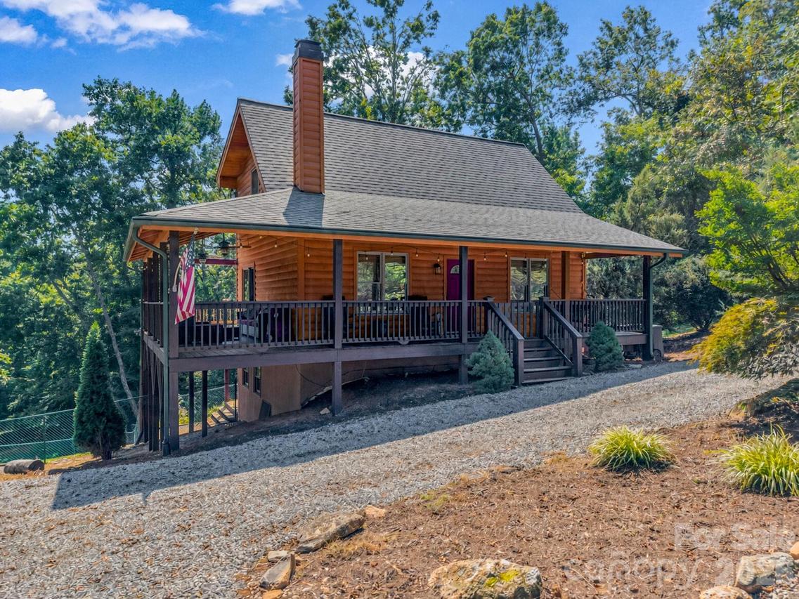 566 Nathan Mcdaniel Dr., Nebo, NC 28761