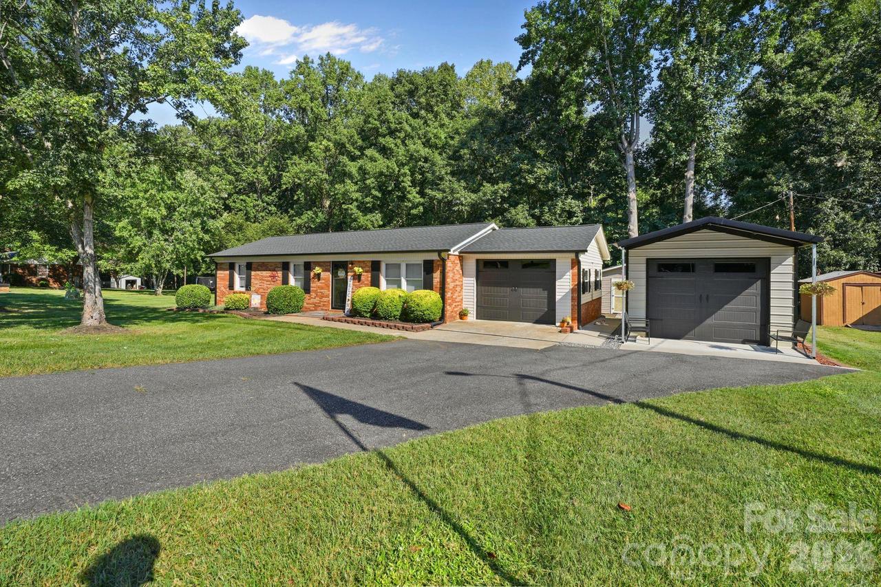 2428 Side Ln., Conover, NC 28613