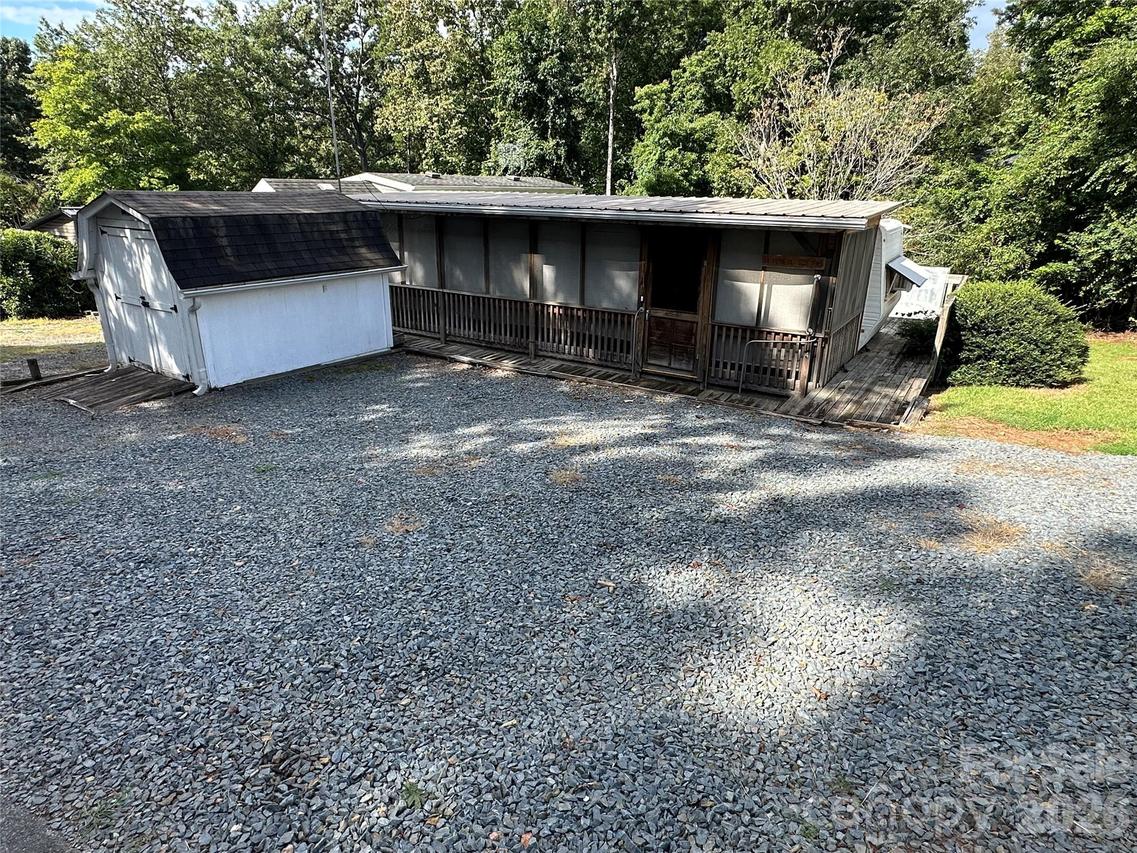 114 Pine St., New London, NC 28127