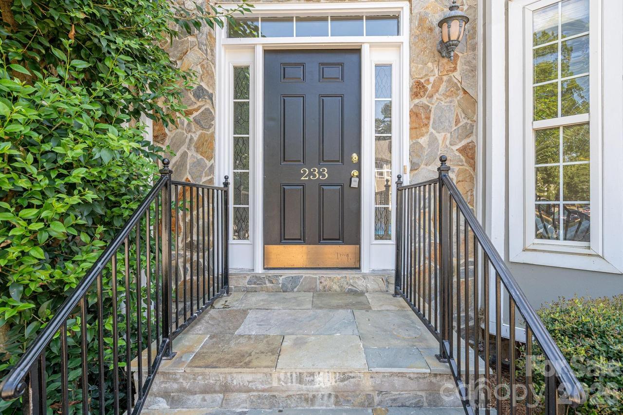 233 Southgate Ln., Mount Holly, NC 28120