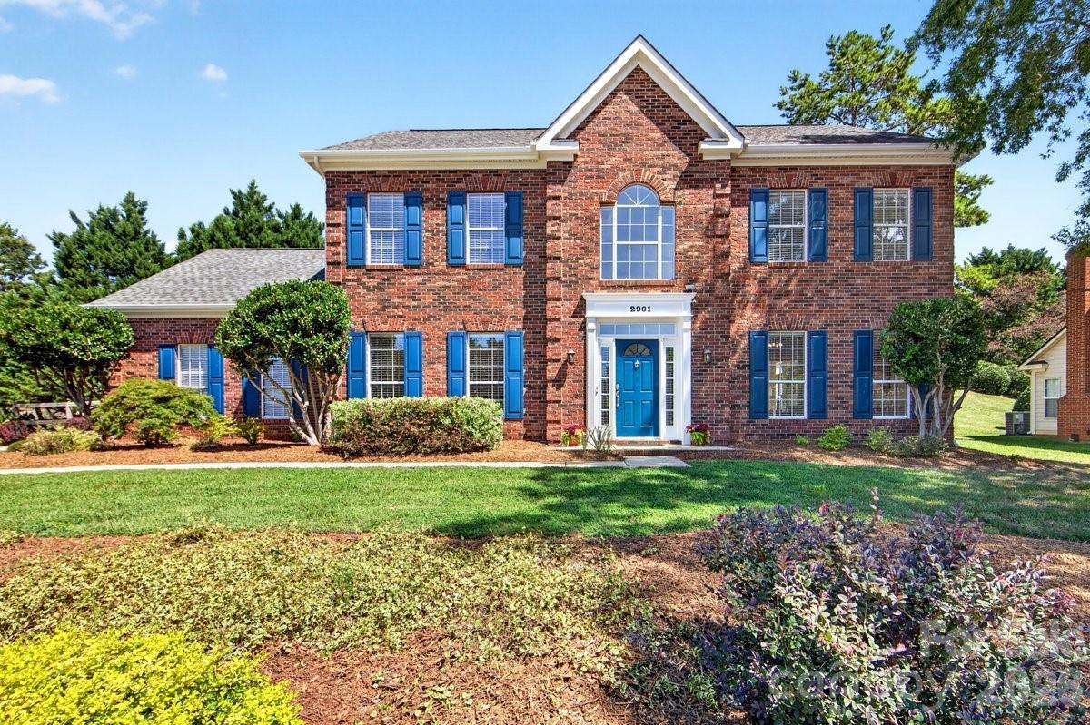 2901 Firewood Dr., Matthews, NC 28105