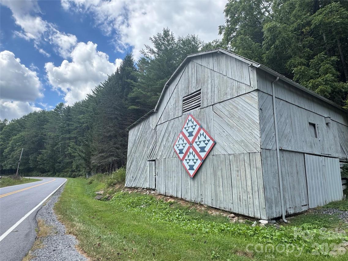 000 Puncheon Fork Rd., Mars Hill, NC 28754
