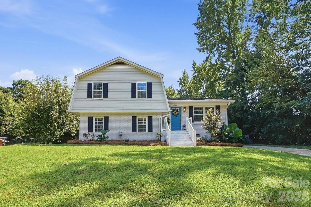 4400 Strangford Ave., Charlotte, NC 28215