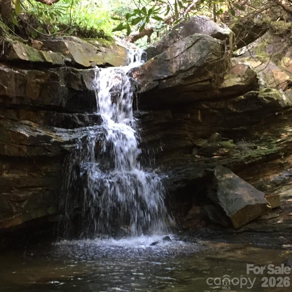 318 Sequoyah Cir., Marion, NC 28752