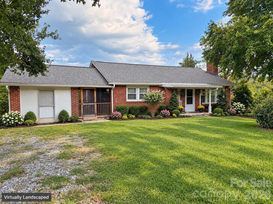 683 Mcdaniel Rd., Lake Lure, NC 28746