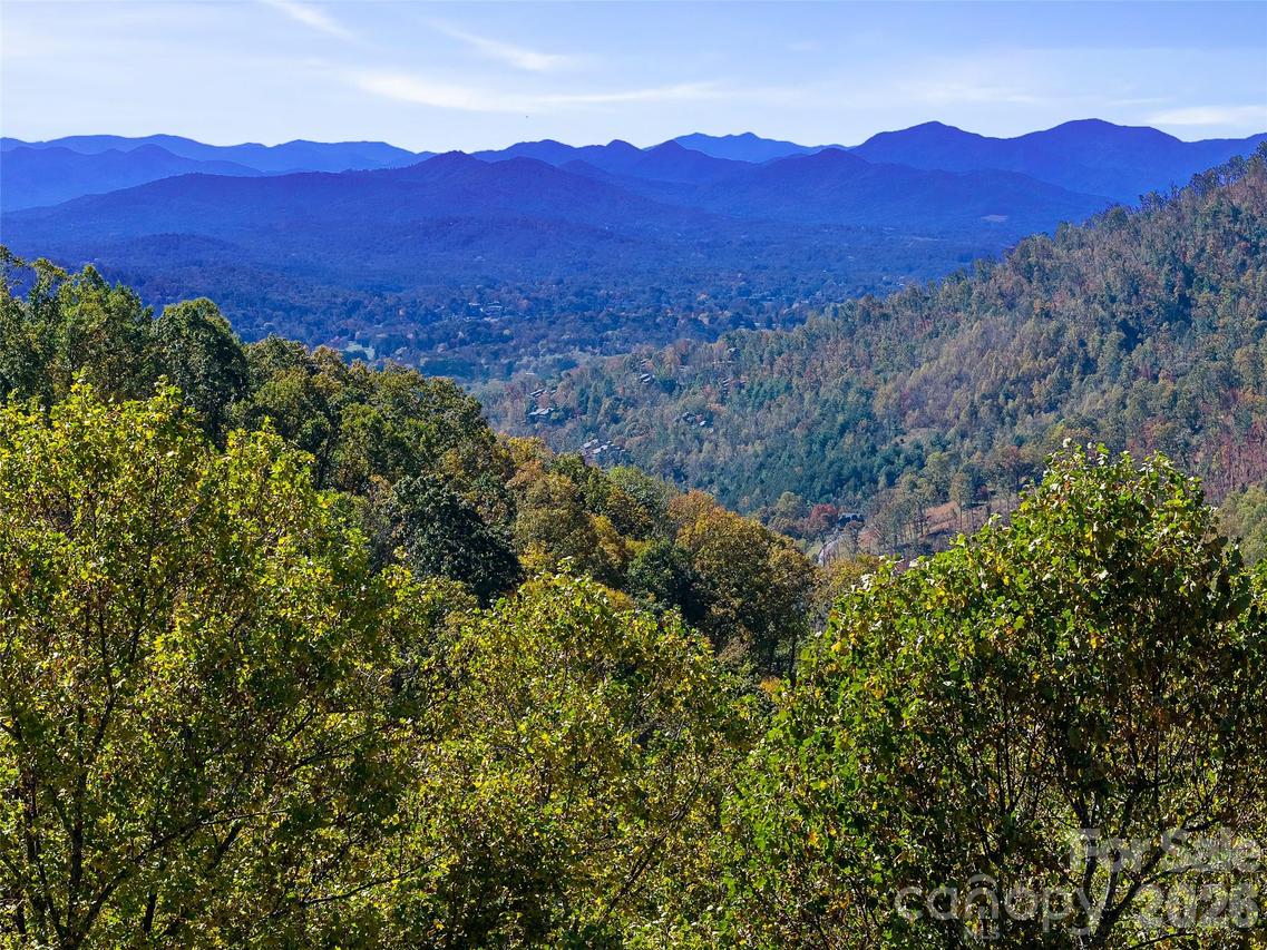 99999 Lynn Cove Rd., Asheville, NC 28804