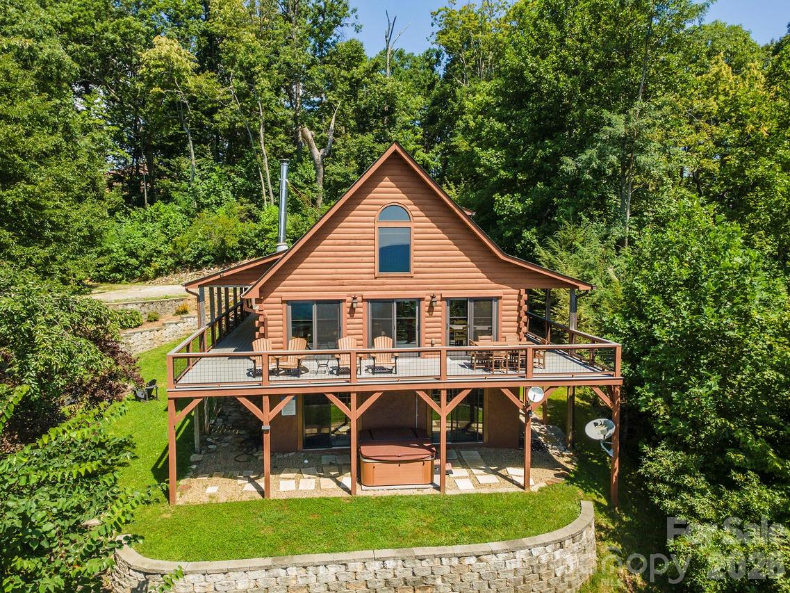 1242 Gateway Pkwy., Old Fort, NC 28762