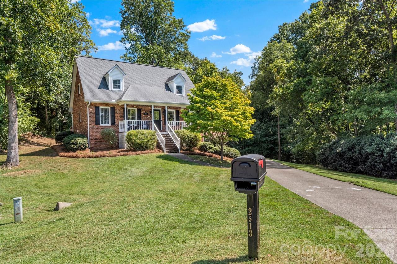 2513 Newington Ct., Clemmons, NC 27012