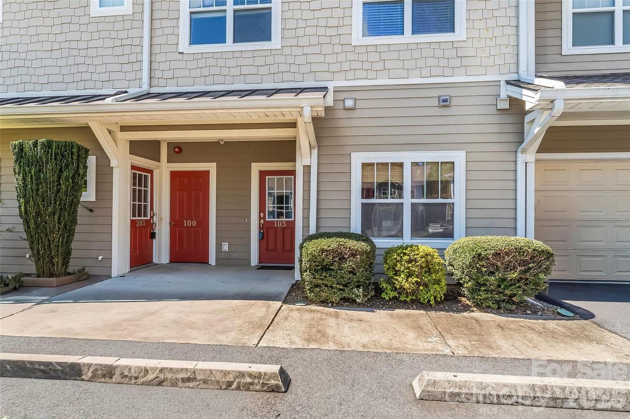 123 Foxden Dr. #103, Fletcher, NC 28732
