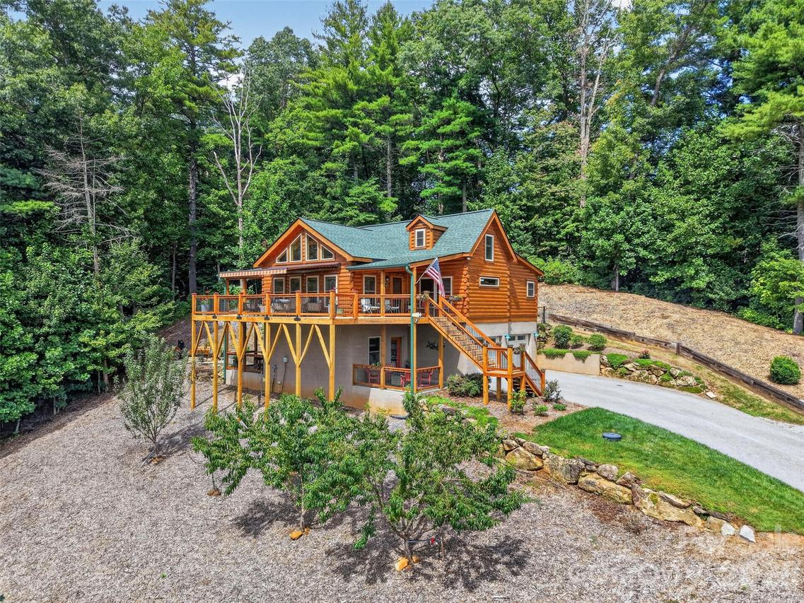 364 Rock Creek Rd., Zirconia, NC 28790