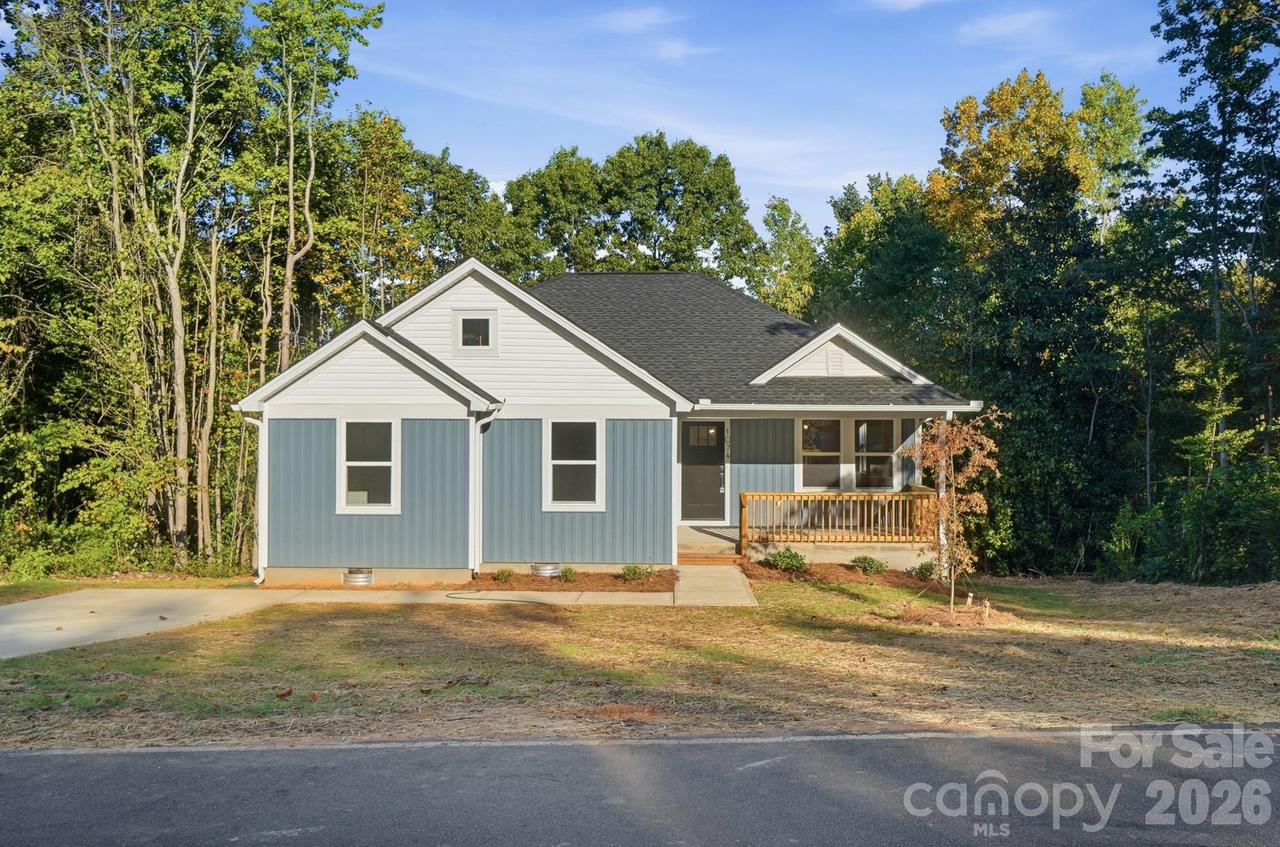 1074 Mountain Crest Dr., Kings Mountain, NC 28086