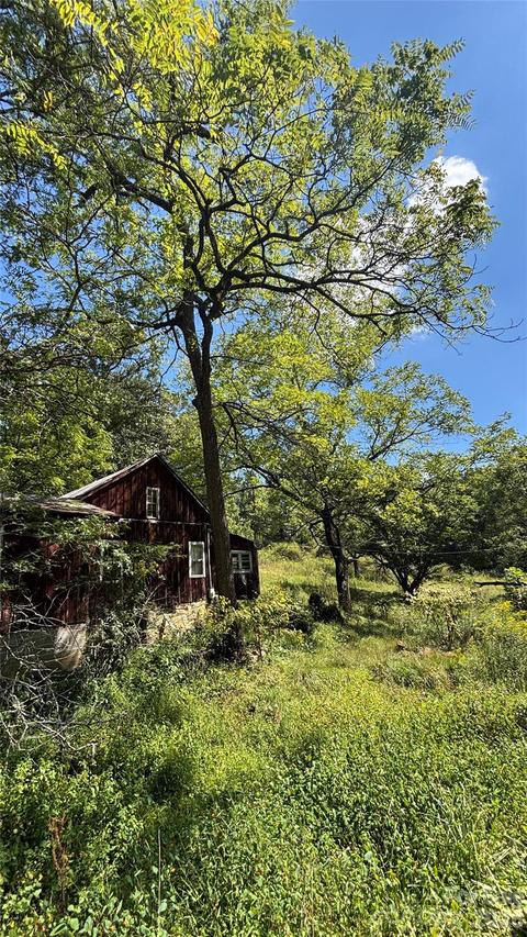 188 Velvis Hollifield Rd., Spruce Pine, NC 28777