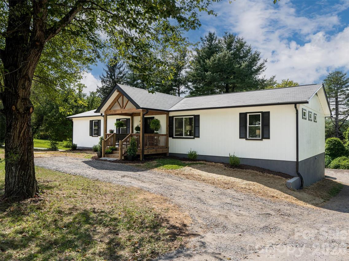 21 W Chapel Rd., Asheville, NC 28803