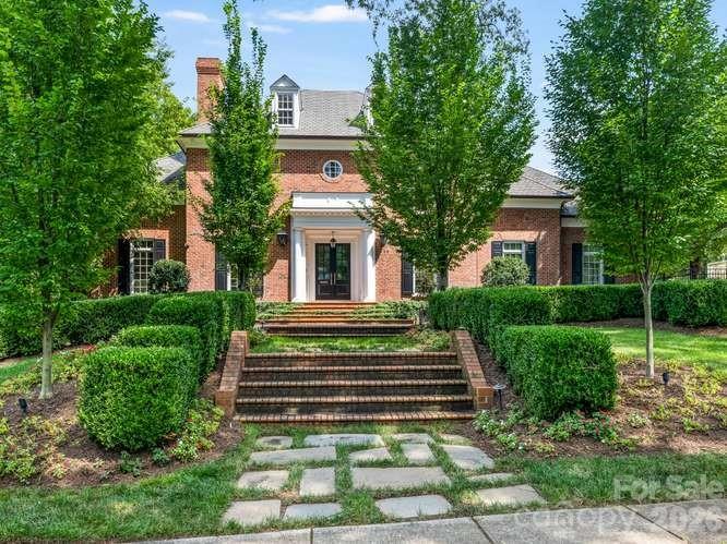 1811 Queens Rd., Charlotte, NC 28207