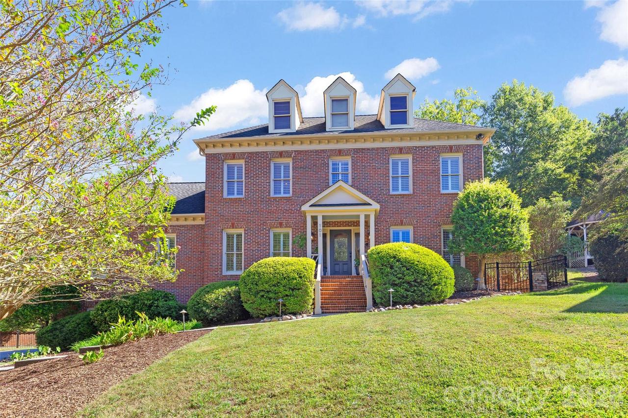 101 Samuel Guilford Ct., Charlotte, NC 28270