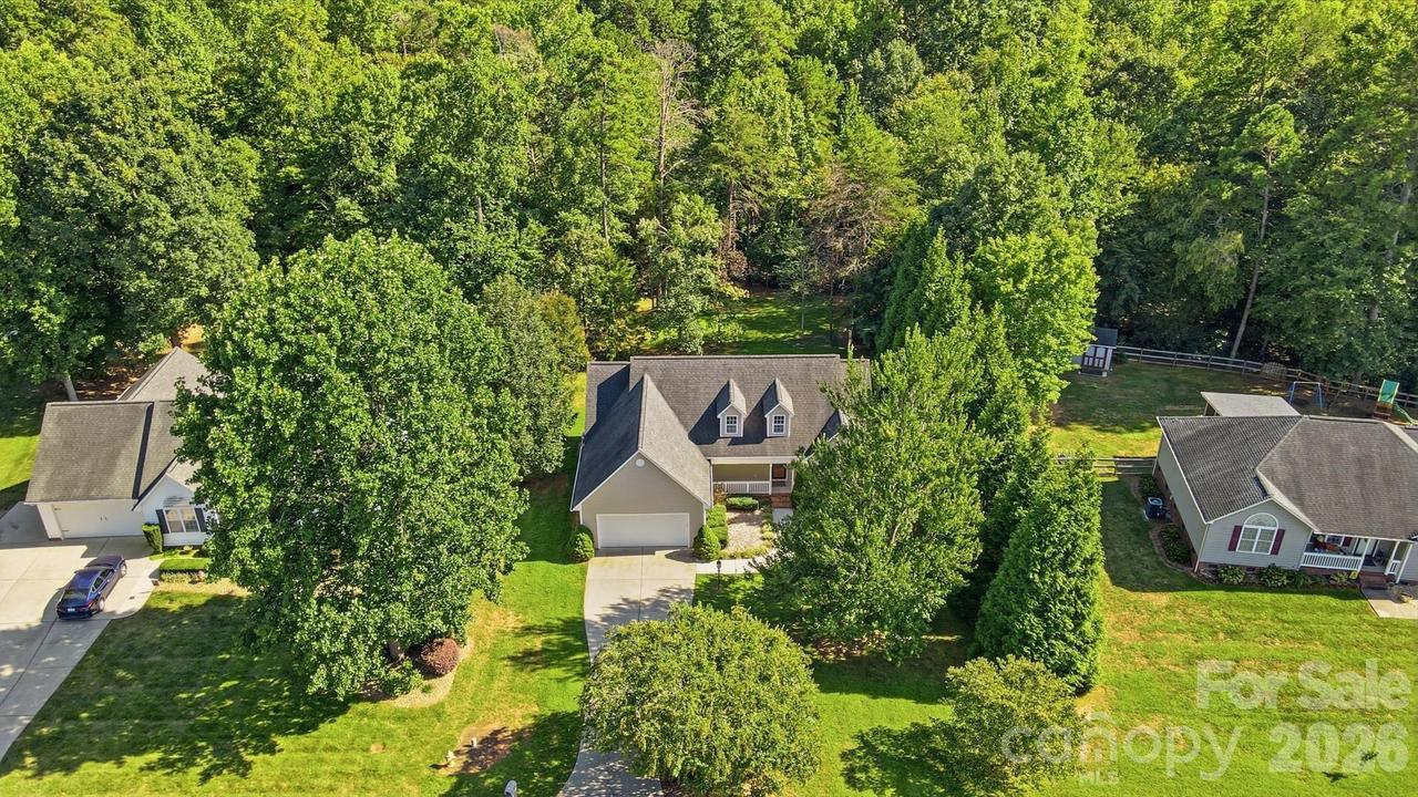 6530 Fly A Way Dr., Denver, NC 28037