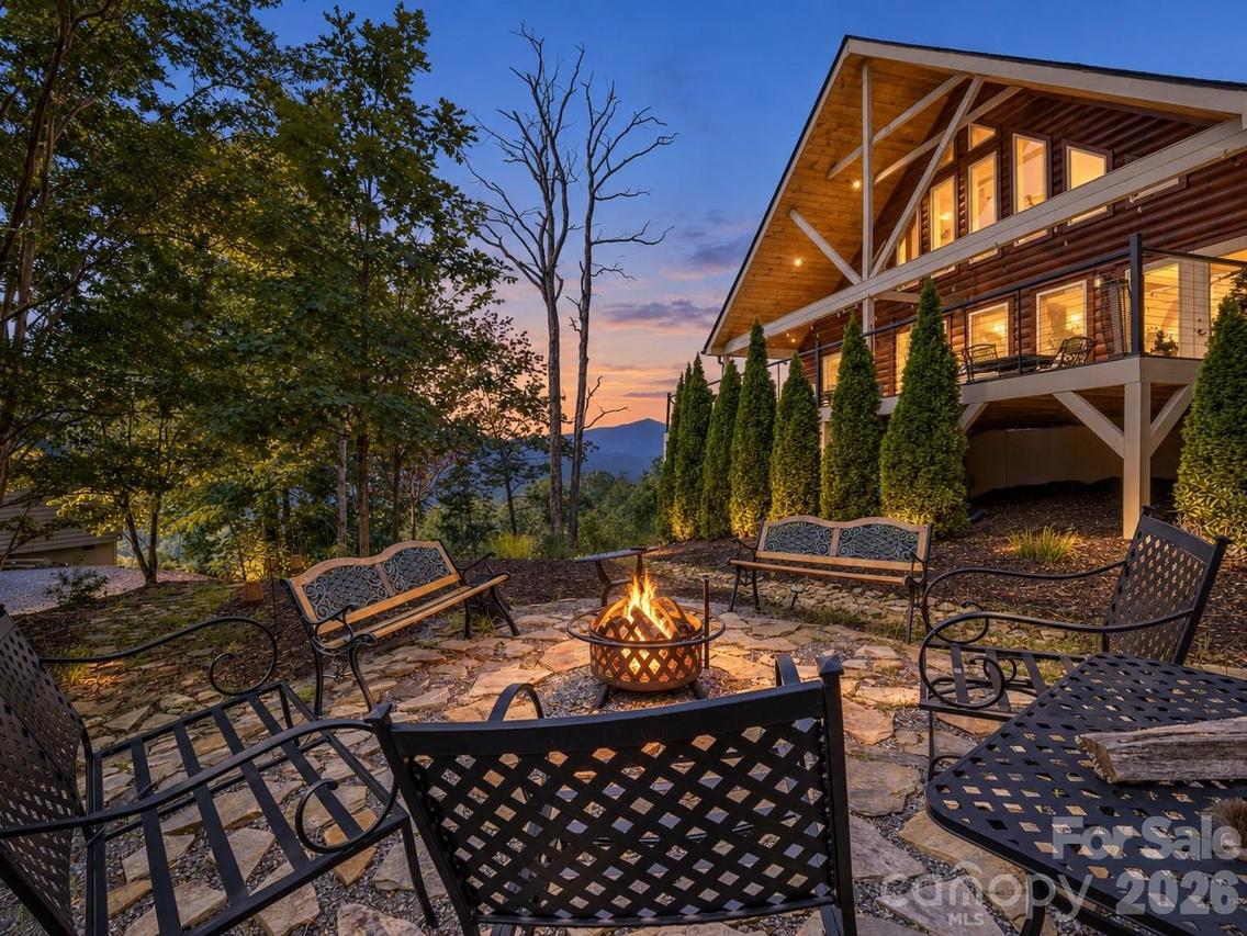 167 Hawks Nest Tr., Lake Lure, NC 28746