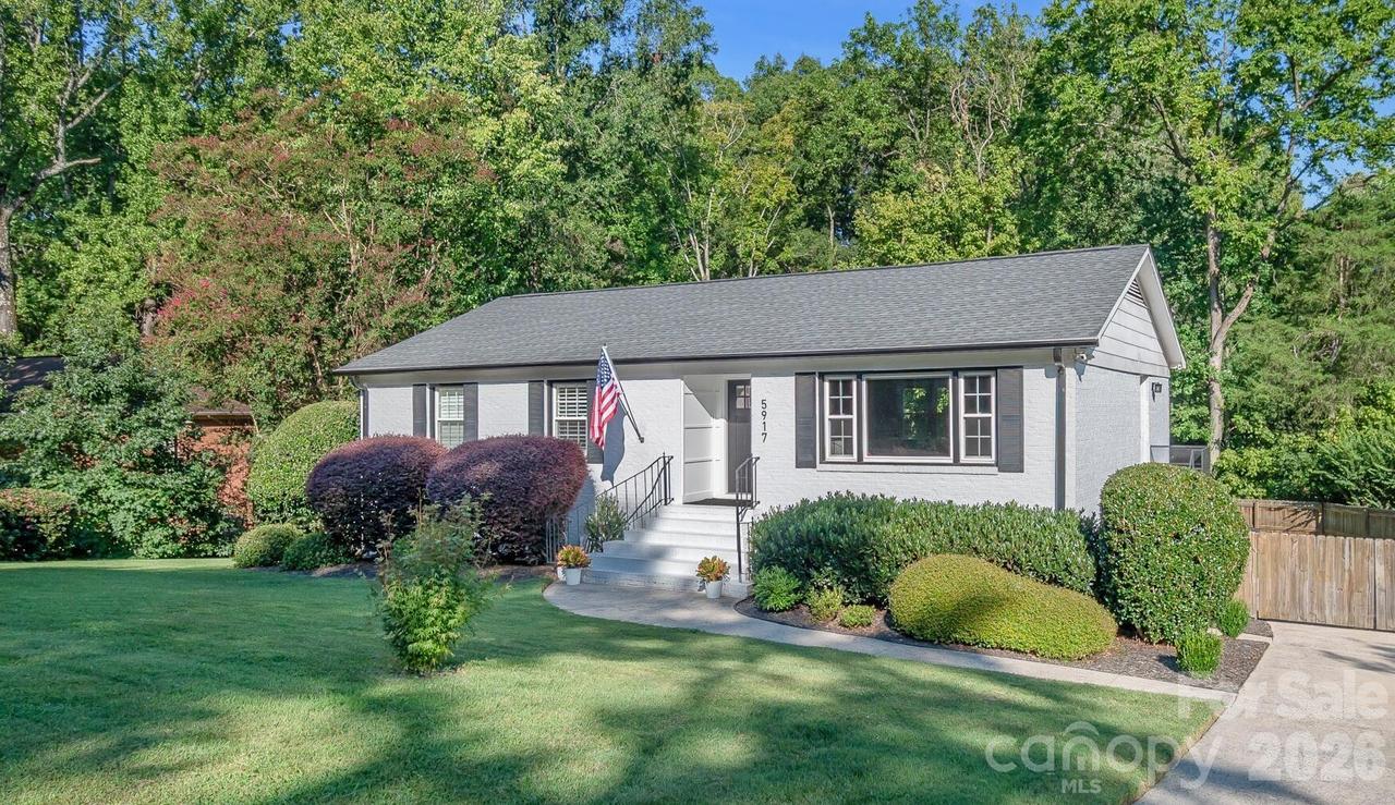 5917 Doncaster Dr., Charlotte, NC 28211