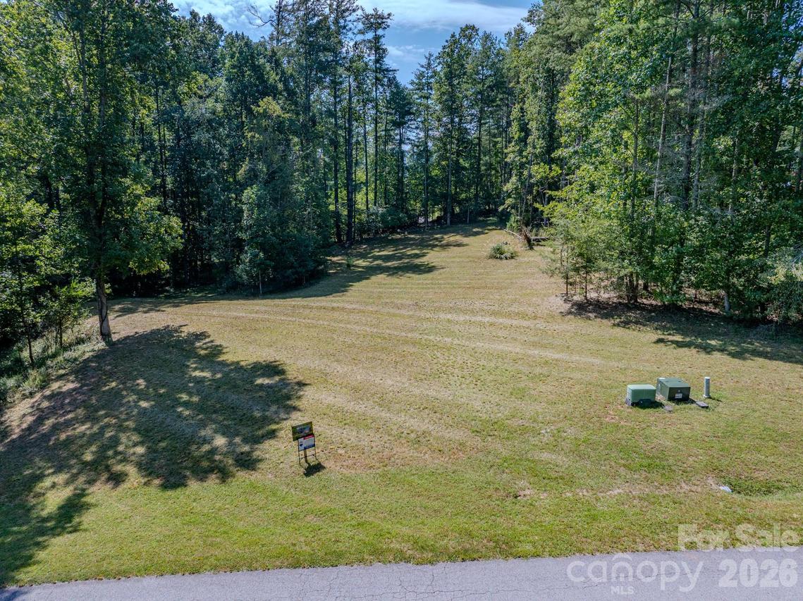 92 Crystal Heights Dr., Hendersonville, NC 28739