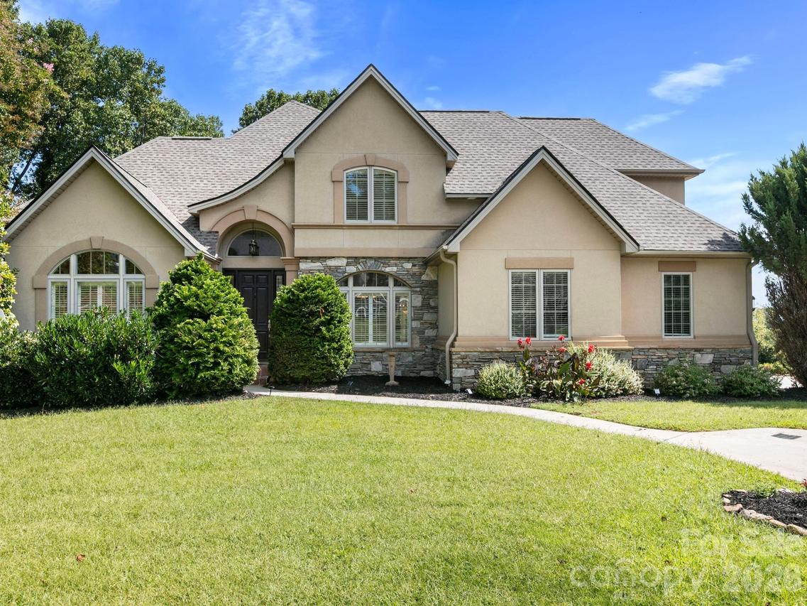 7 Round Robin Ln., Mills River, NC 28759