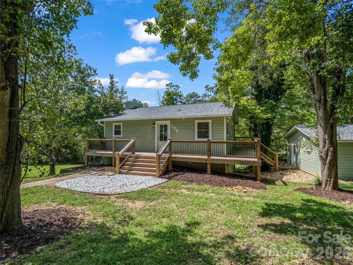 106 Bobwhite Ave., Lake Lure, NC 28746