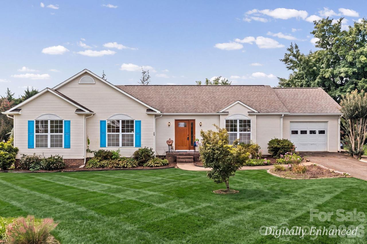 103 Blairfield Ct., North Wilkesboro, NC 28659