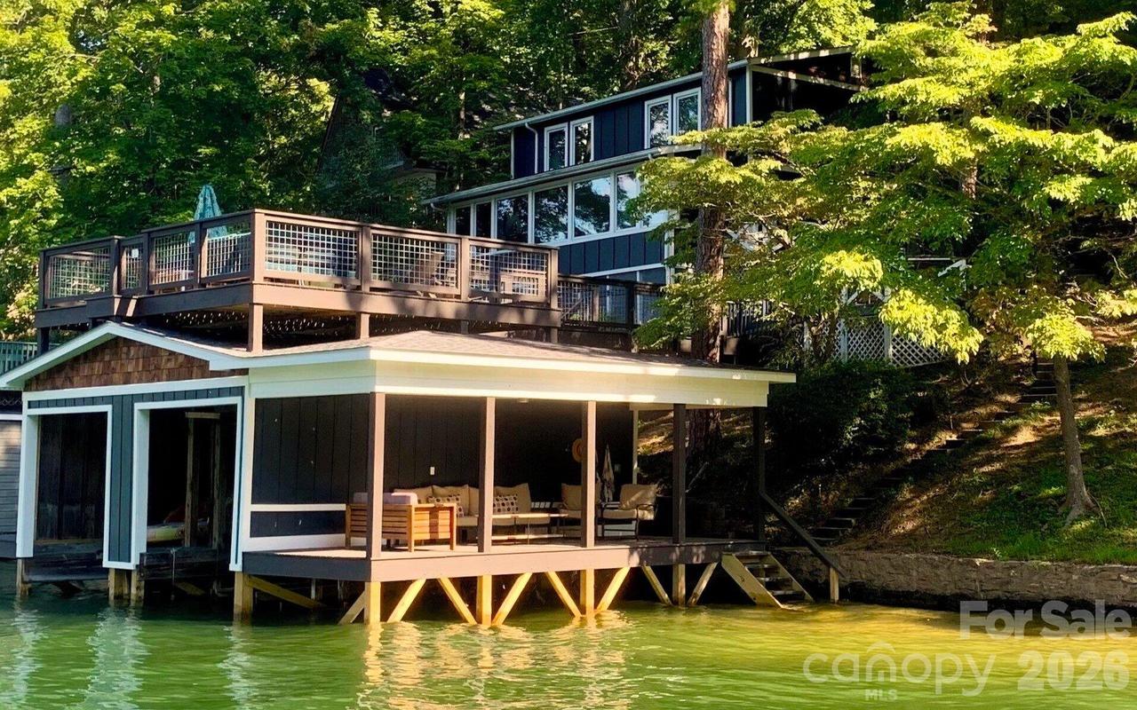 138 Hummingbird Cove, Lake Lure, NC 28746