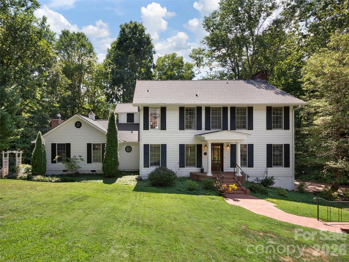 440 Sondley Woods Pl., Asheville, NC 28805