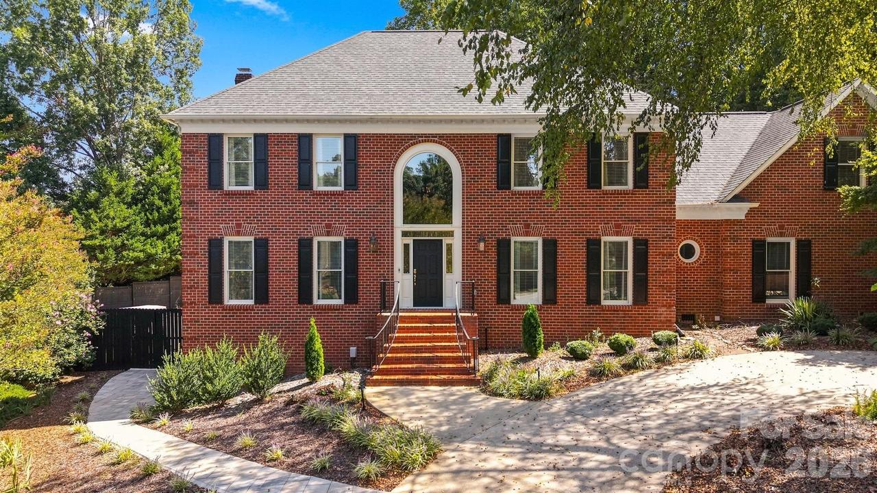 555 19th Avenue Ln., Hickory, NC 28601