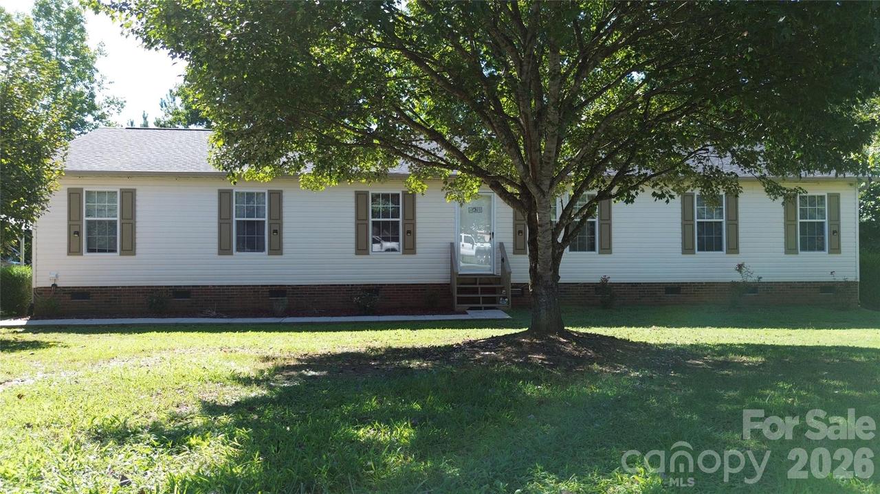 109 Grand Acres Ln., Maiden, NC 28650