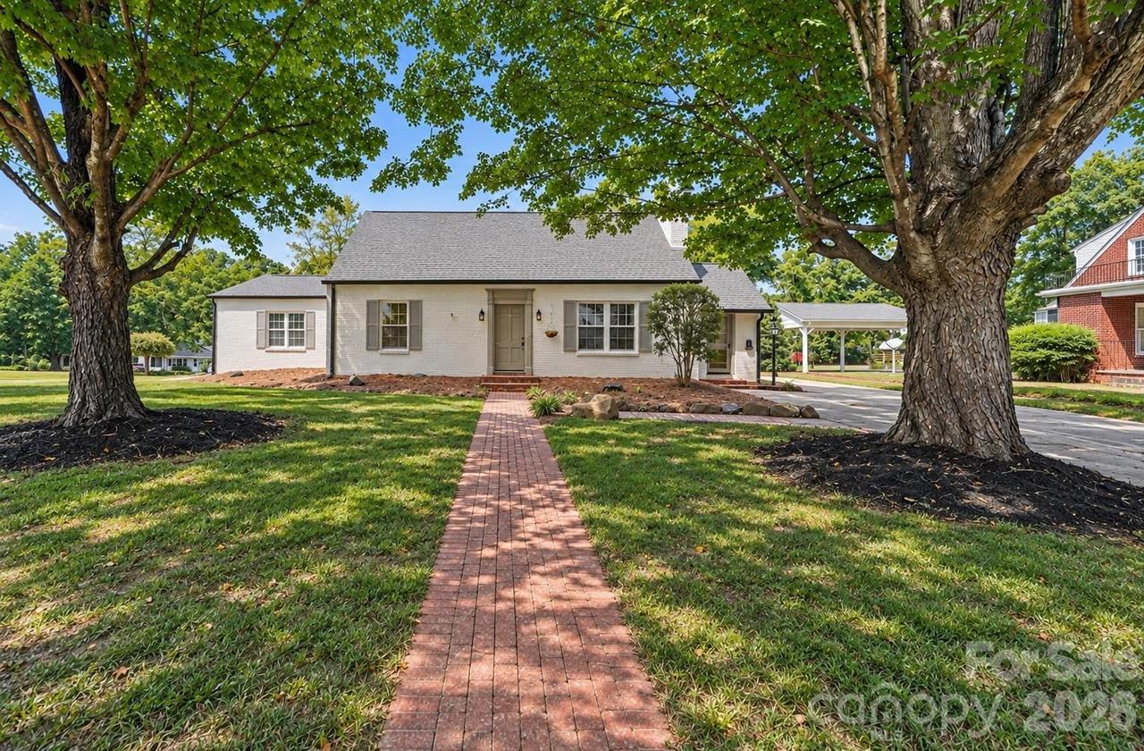 433 N Main St., Mocksville, NC 27028