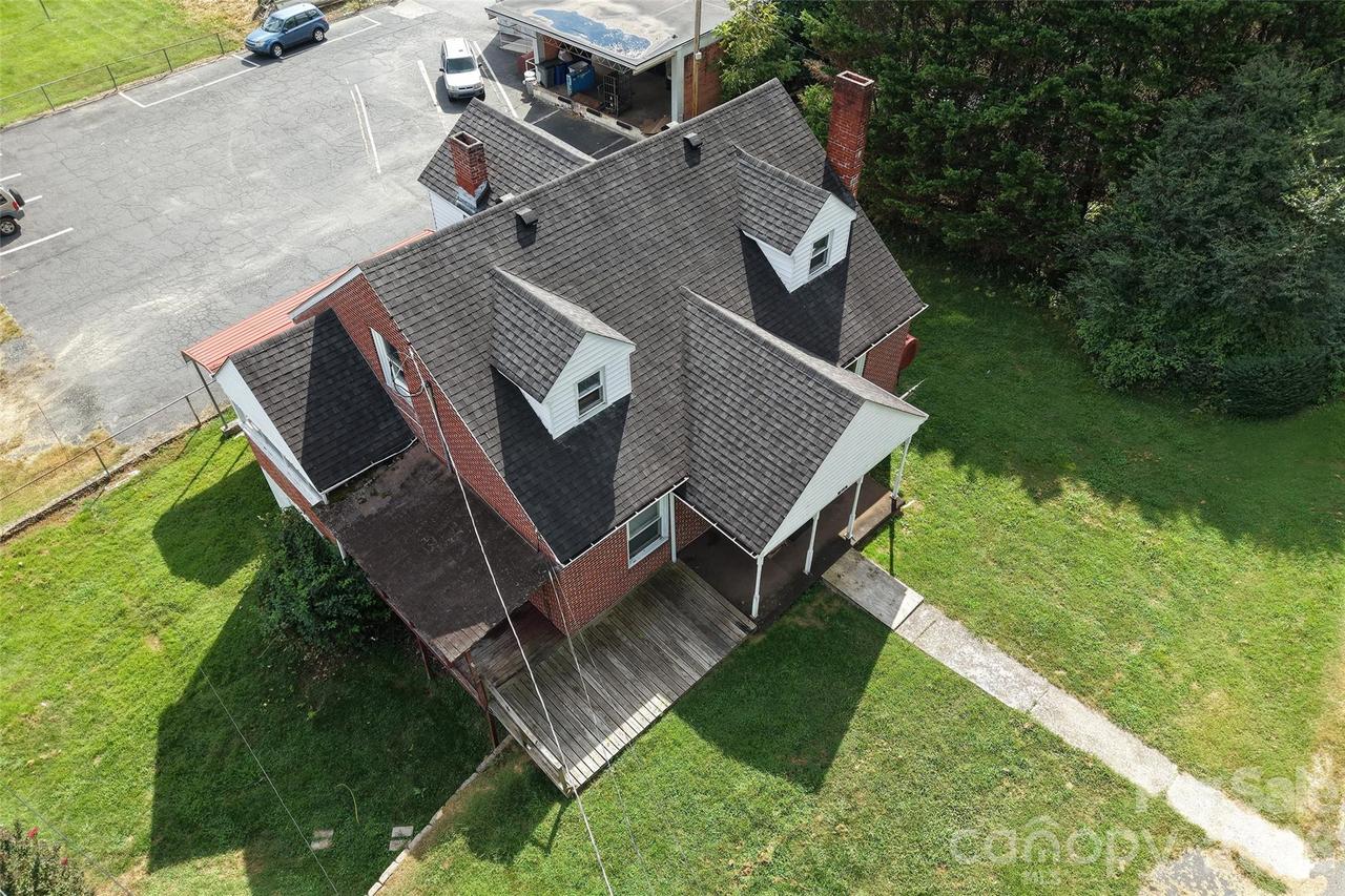 164 N Mitchell Ave., Bakersville, NC 28705