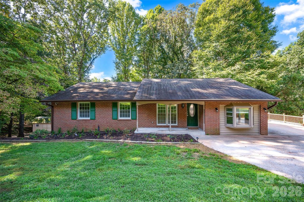 247 Spring Shore Rd., Statesville, NC 28677
