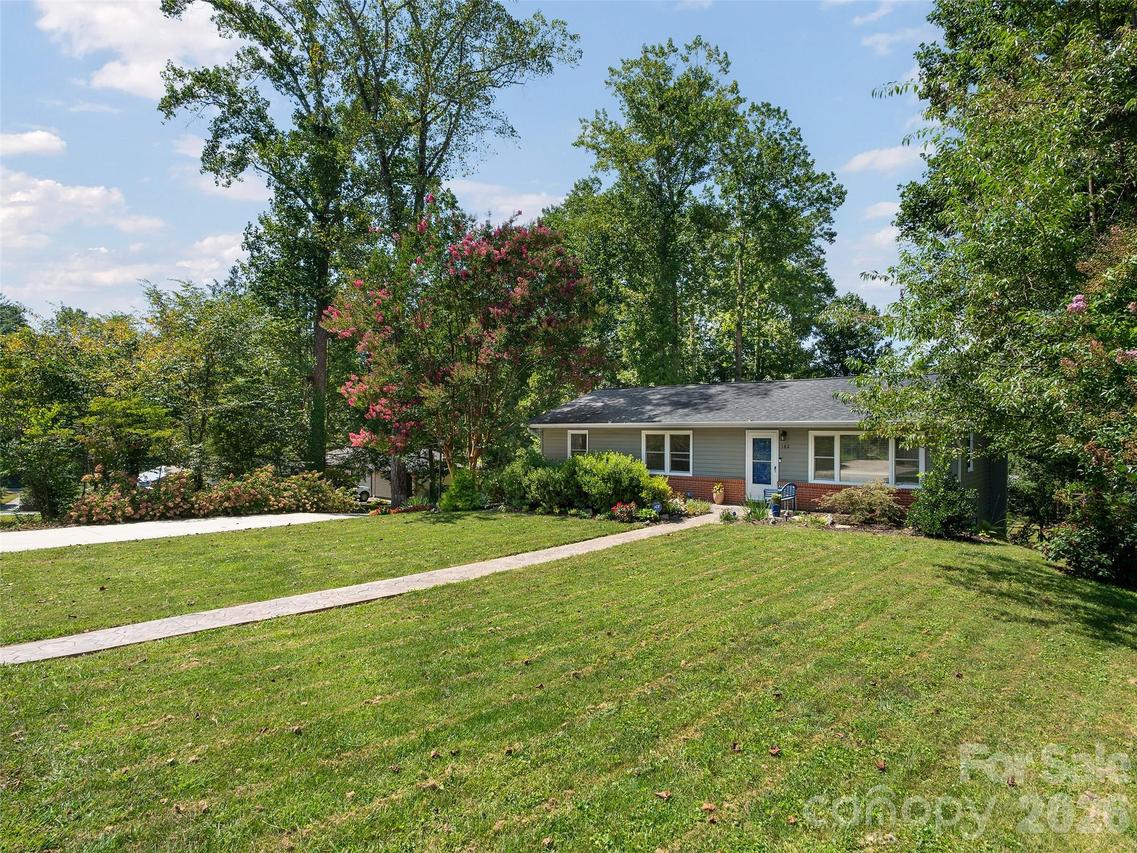182 Locust Ct., Arden, NC 28704