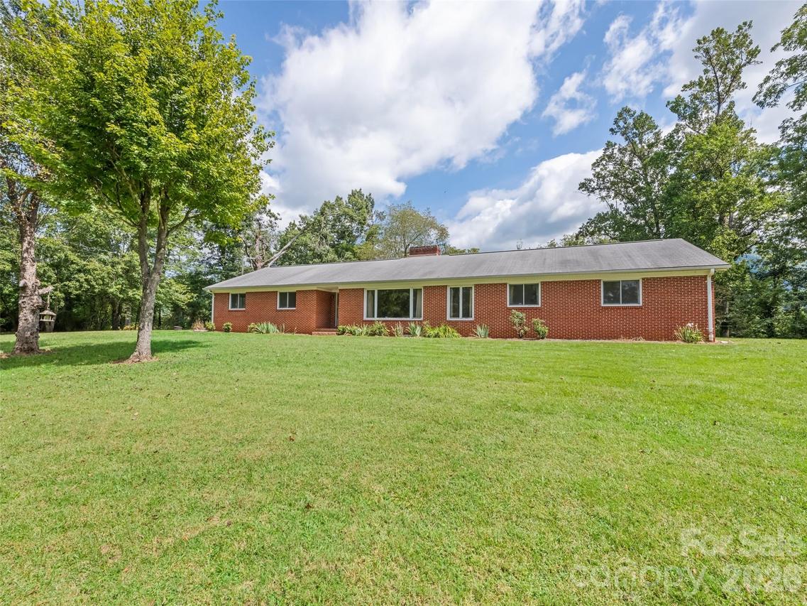 2968 Dutch Cove Rd., Canton, NC 28716