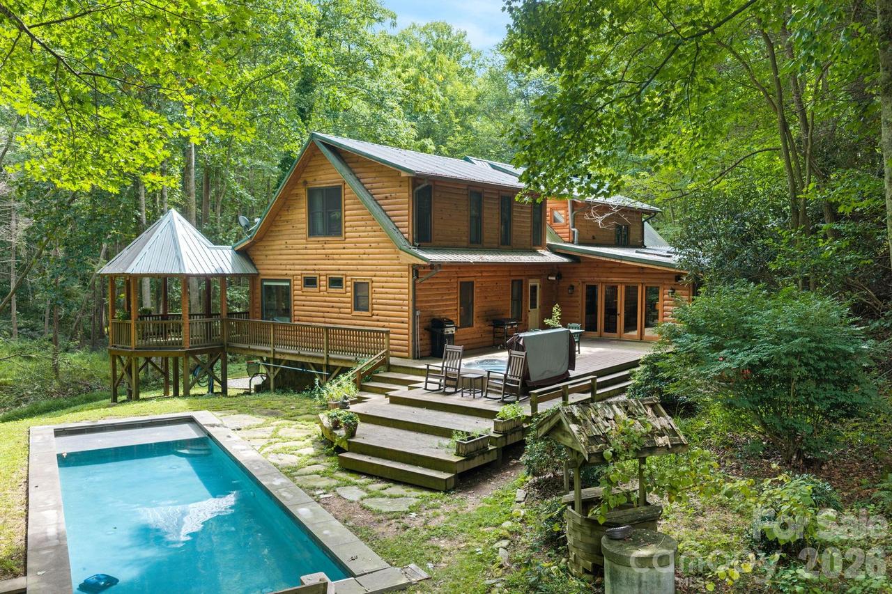 982 Jakes Mountain Rd., Deep Gap, NC 28618