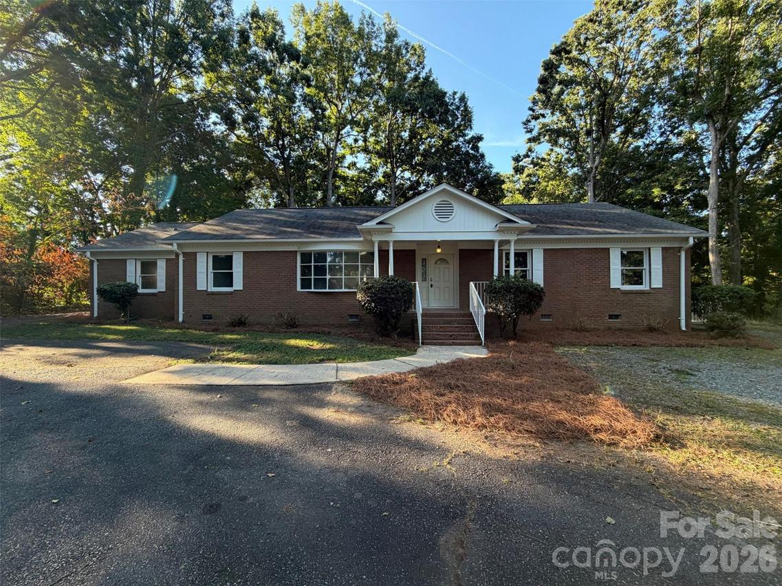 1524 Mt Holly Huntersville Rd., Charlotte, NC 28214