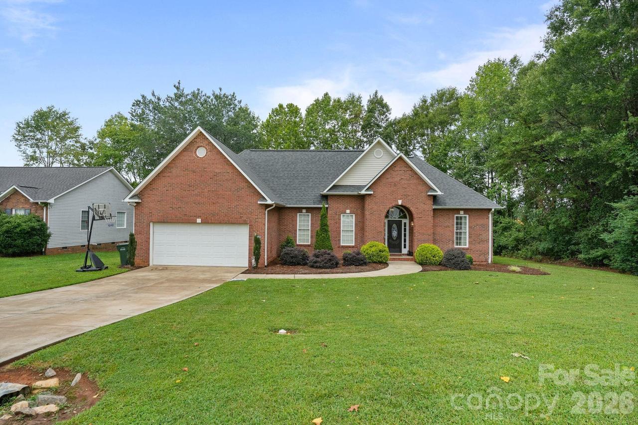 2925 24th Street Dr., Hickory, NC 28601