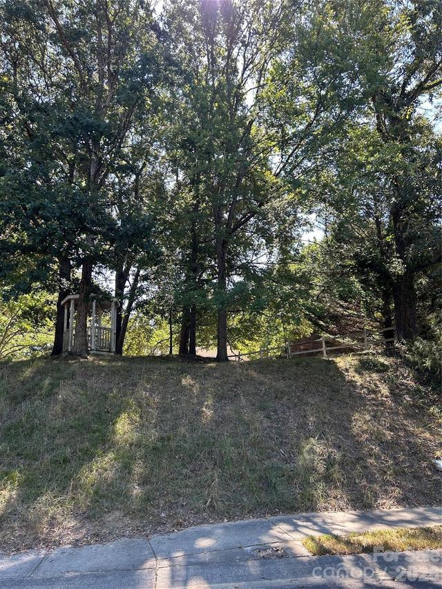 499 Chadmore South Dr., Charlotte, NC 28270