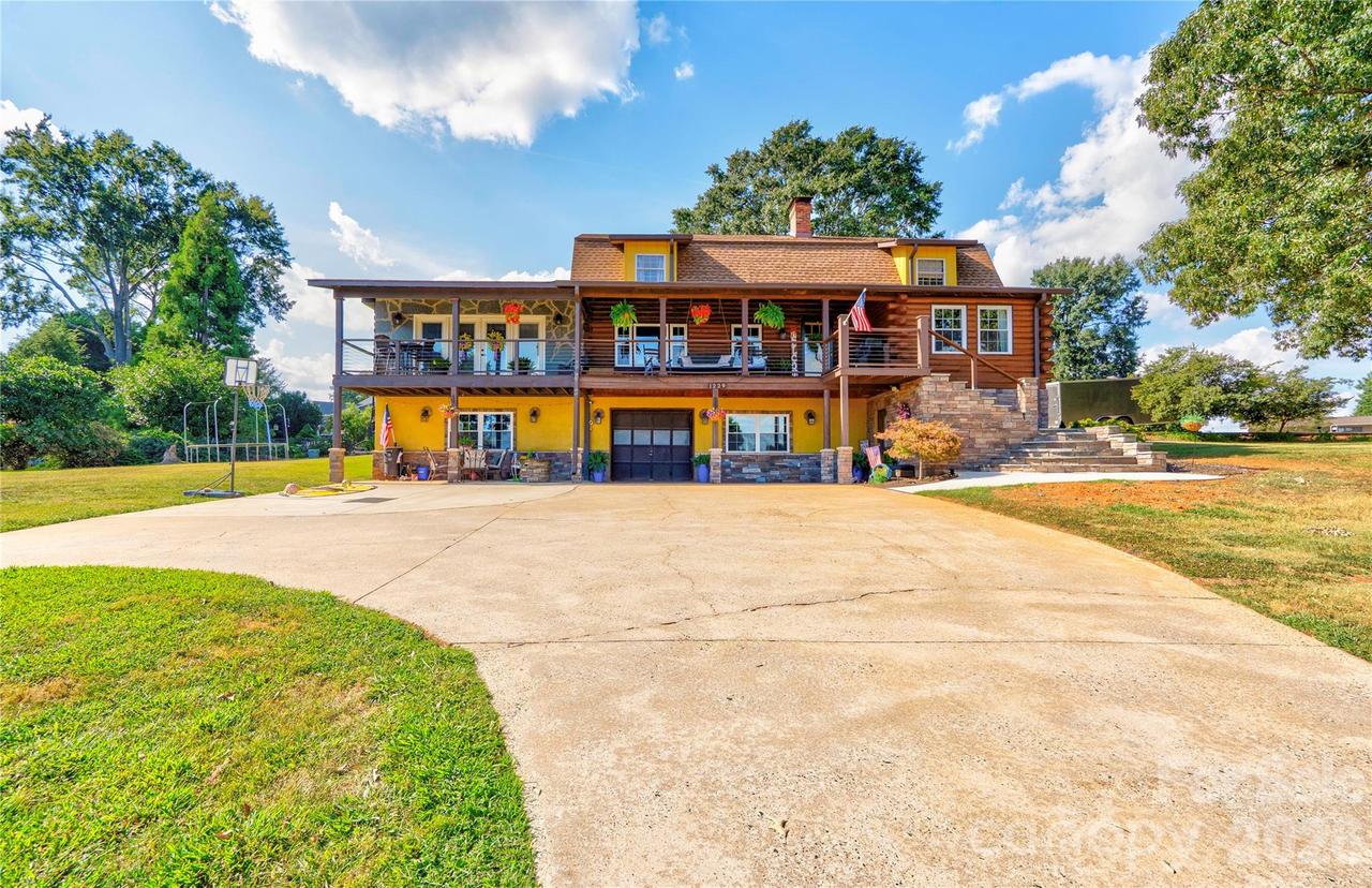 1229 New Crest Ln., Shelby, NC 28150