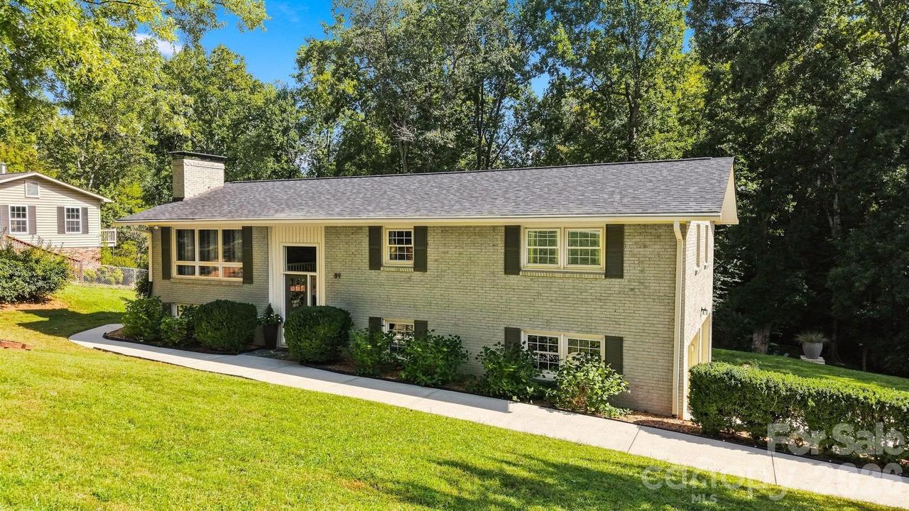 89 Lakemont Park Rd., Hickory, NC 28601