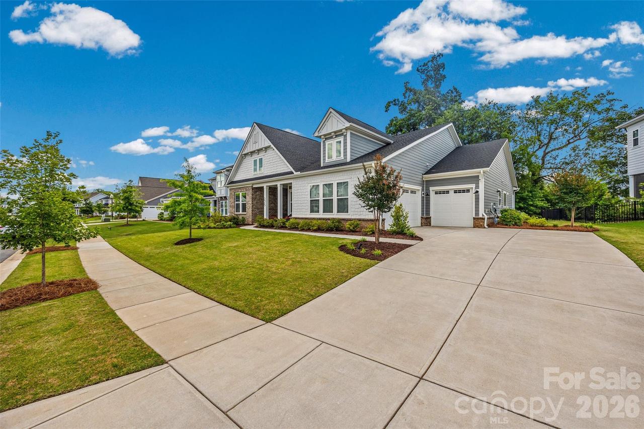 225 Lanyard Ln., Belmont, NC 28012