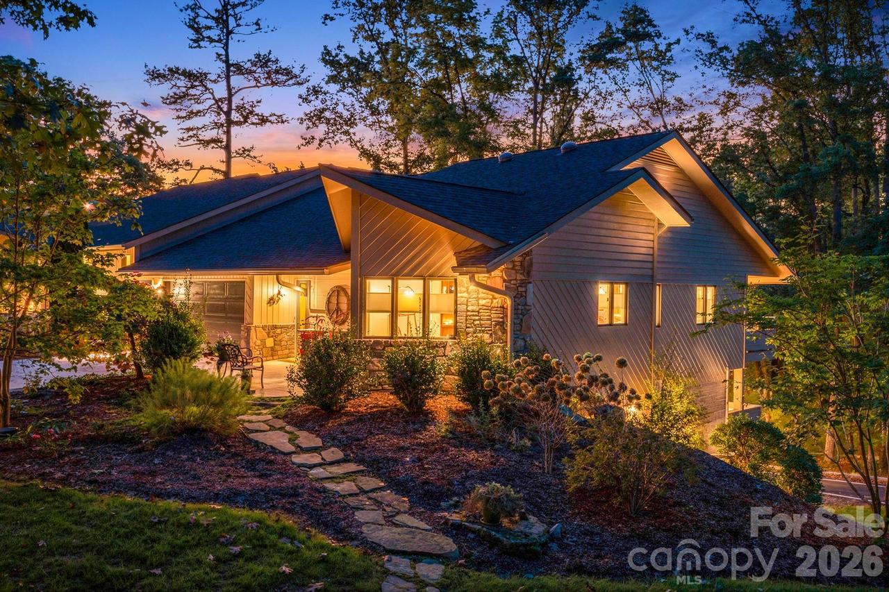 1702 Timber Tr., Asheville, NC 28804