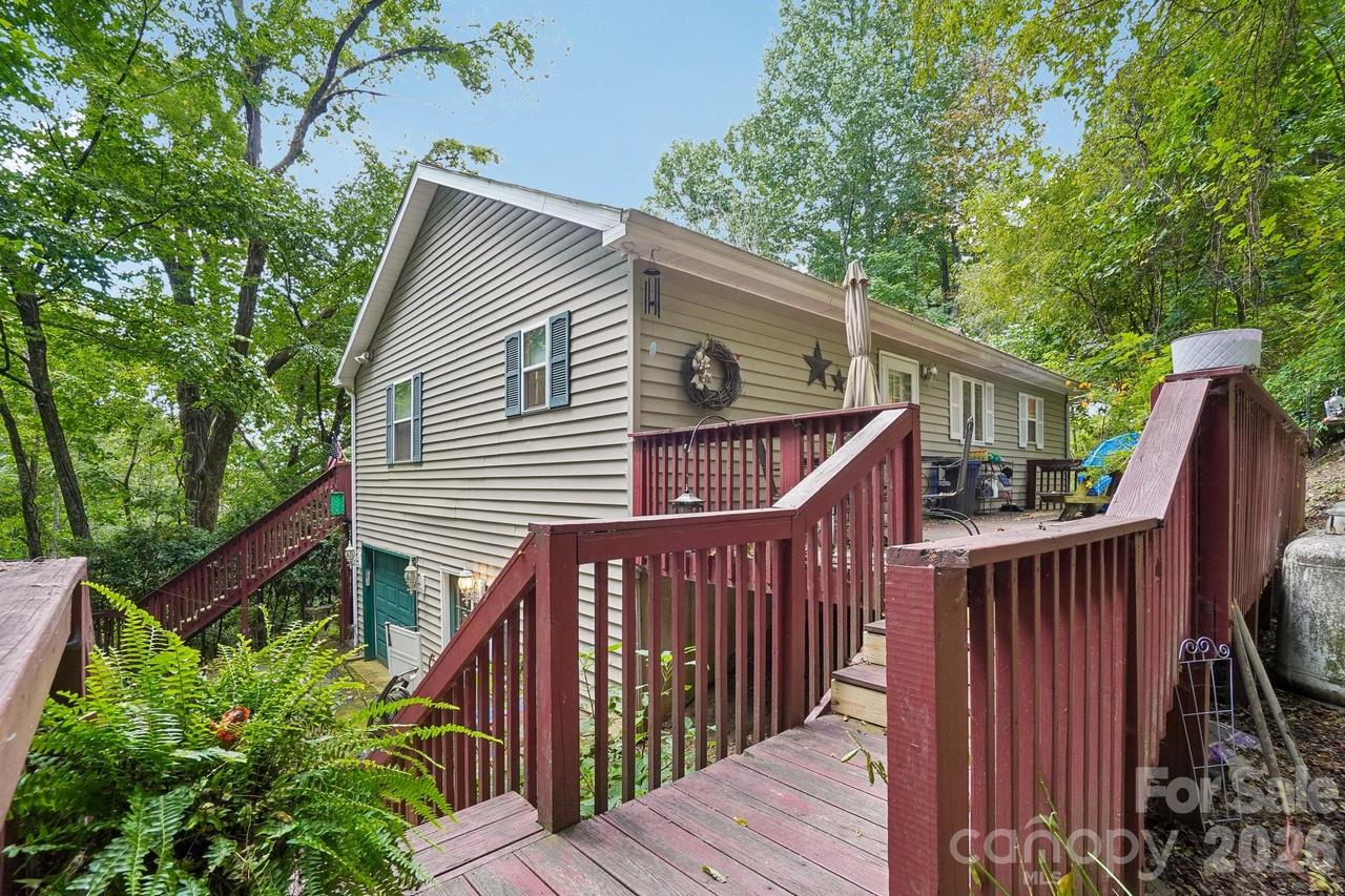 650 Creek Side Dr., Maggie Valley, NC 28751