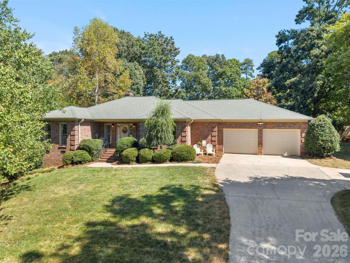 206 Woodridge Dr., Belmont, NC 28012