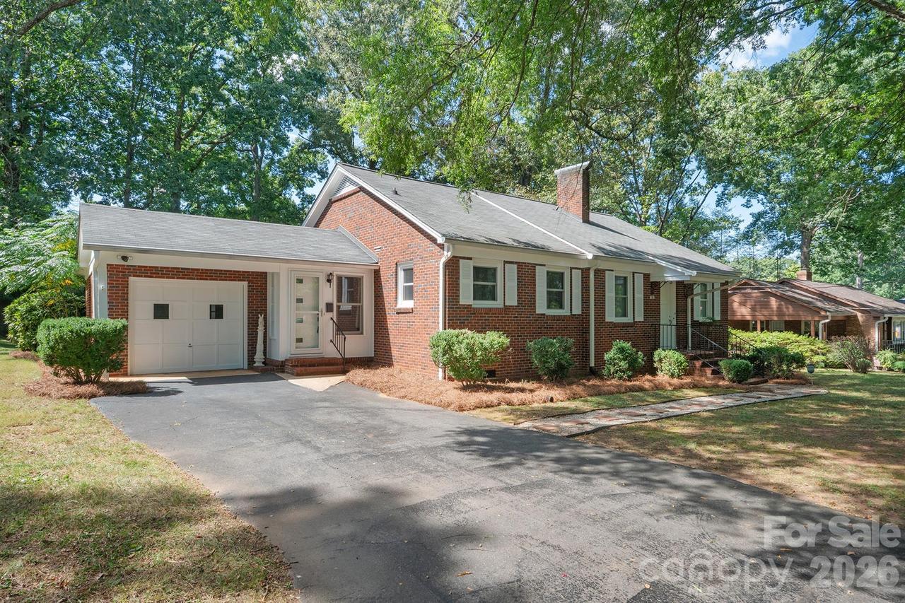 419 1st Ave., Conover, NC 28613