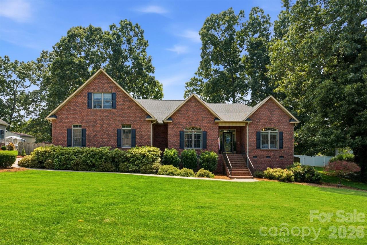 150 Saddlewood Ln., Statesville, NC 28625