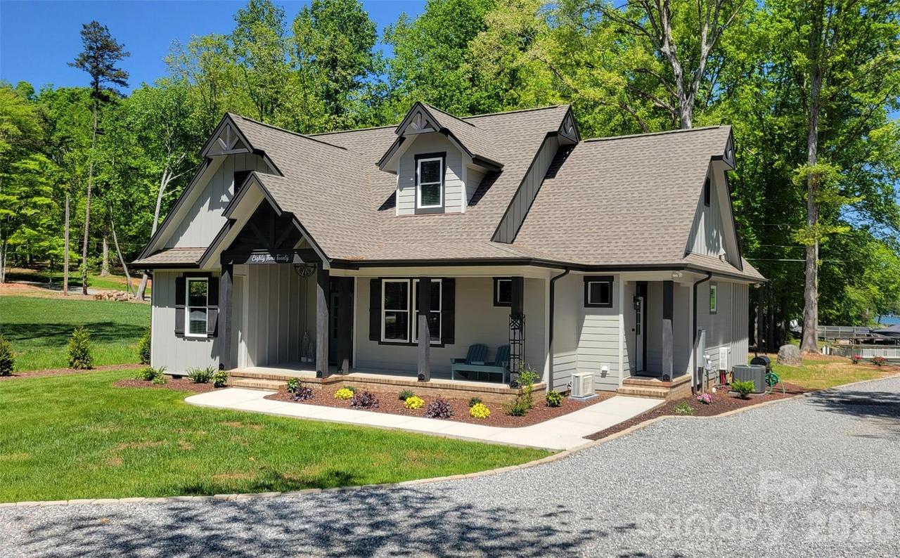 8320 Drena Dr., Sherrills Ford, NC 28673