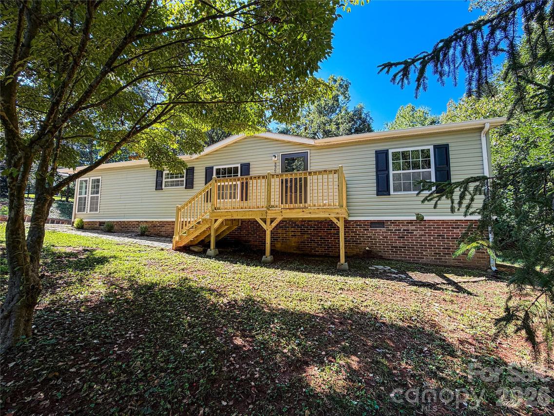3363 Stony Brook Cir., Newton, NC 28658